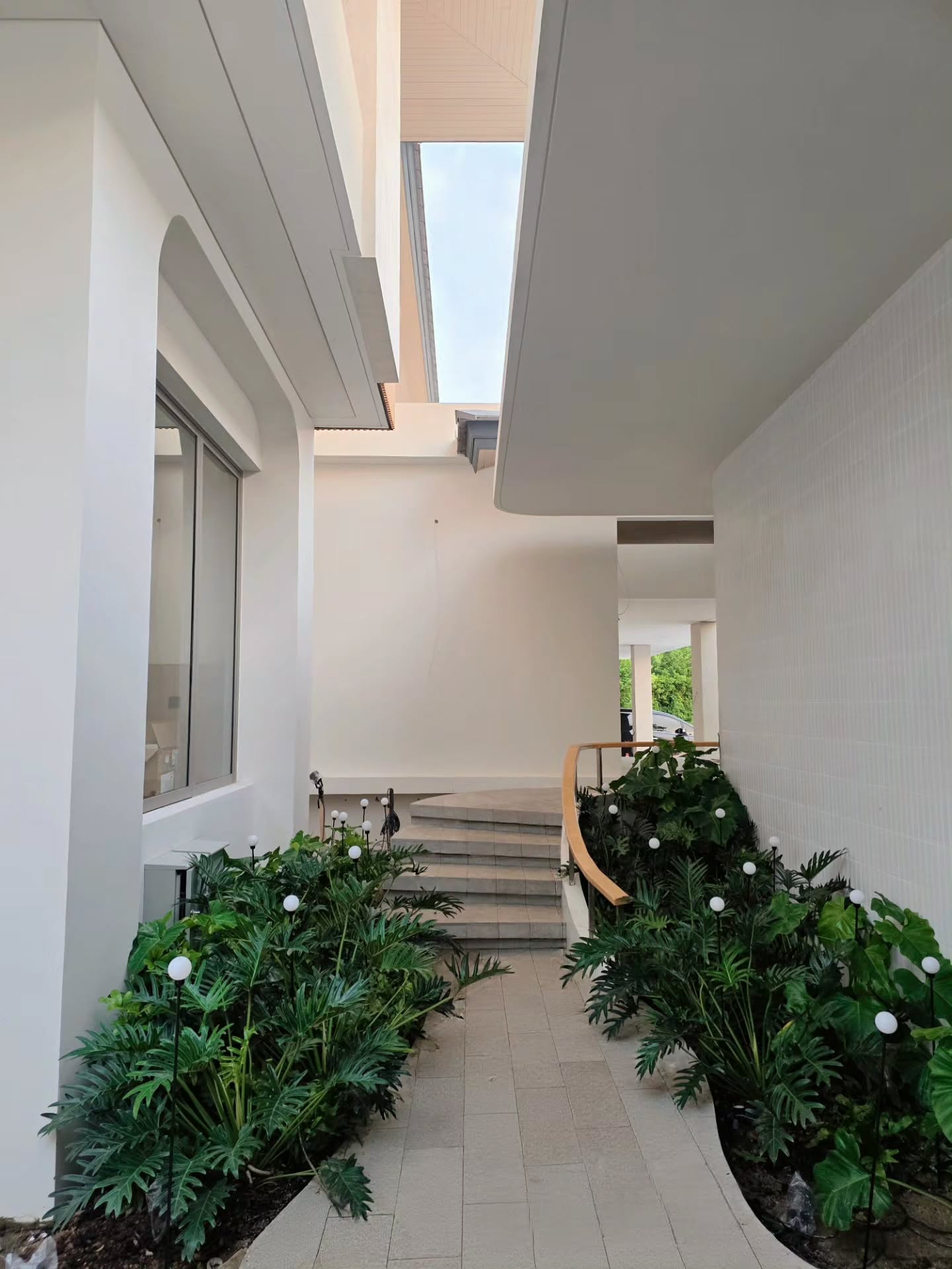 ตูน - อาทิวราห์ คงมาลัย