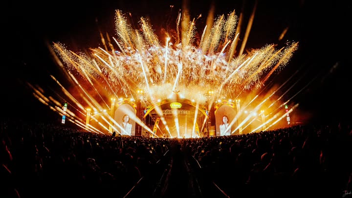 ตูน - อาทิวราห์ คงมาลัย