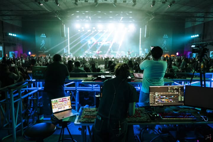 ตูน - อาทิวราห์ คงมาลัย