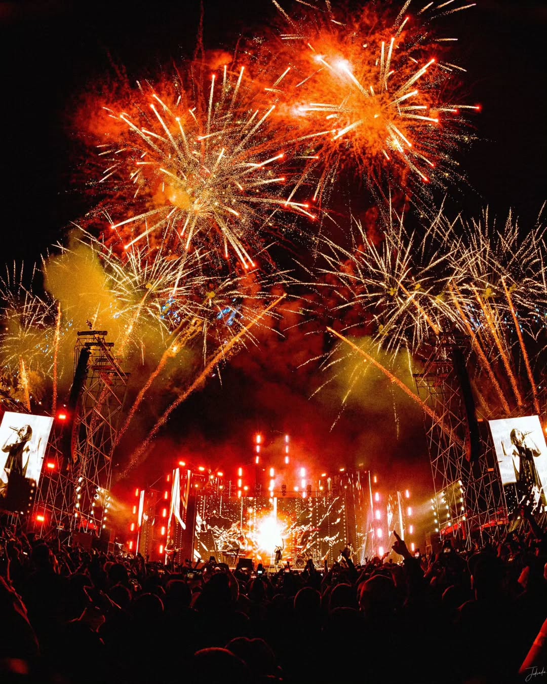 ตูน - อาทิวราห์ คงมาลัย