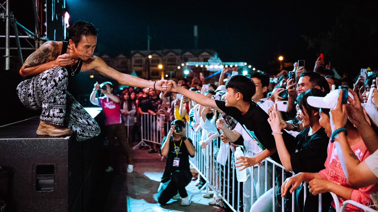 ตูน - อาทิวราห์ คงมาลัย