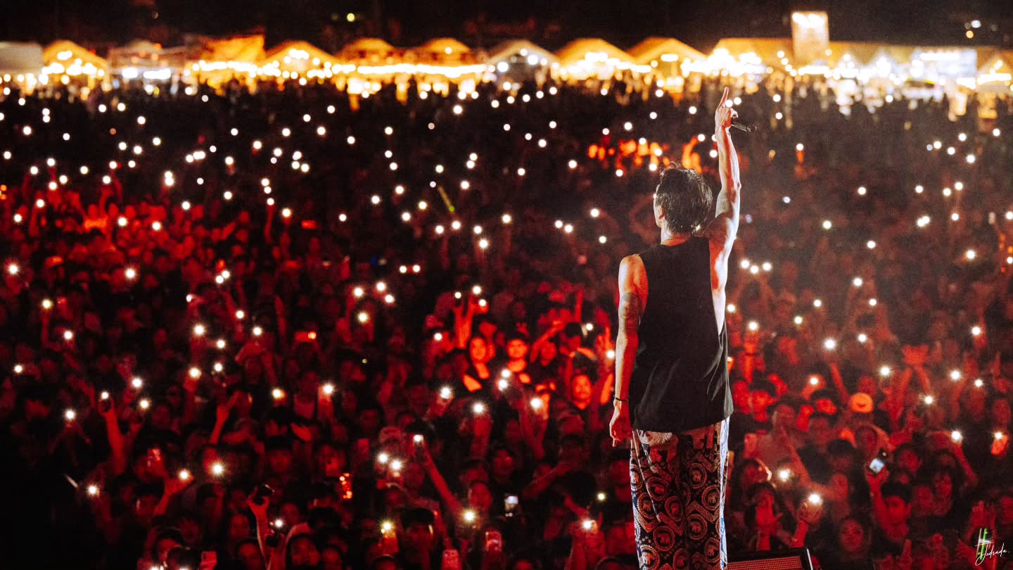 ตูน - อาทิวราห์ คงมาลัย