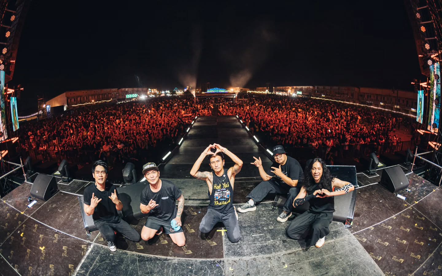 ตูน - อาทิวราห์ คงมาลัย