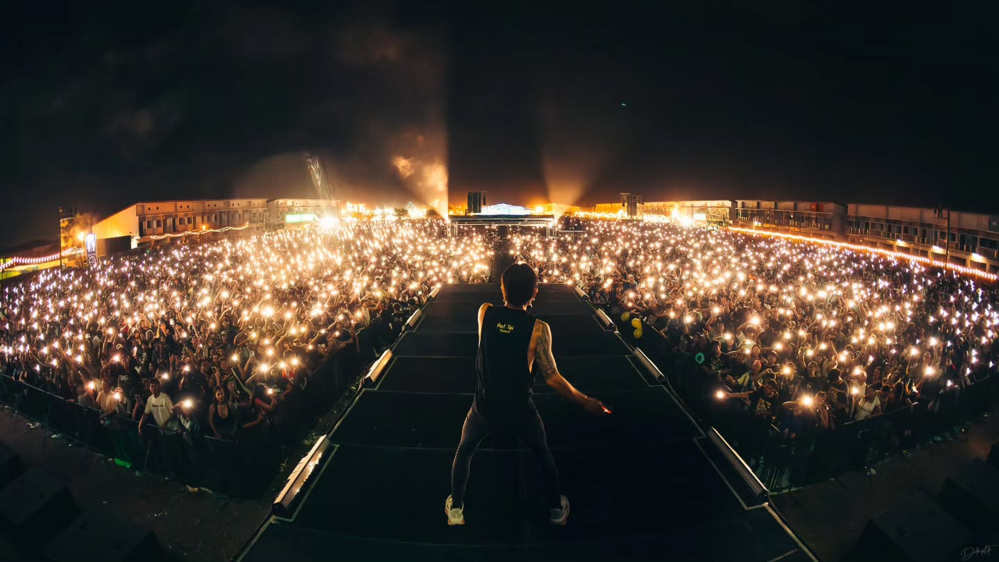 ตูน - อาทิวราห์ คงมาลัย