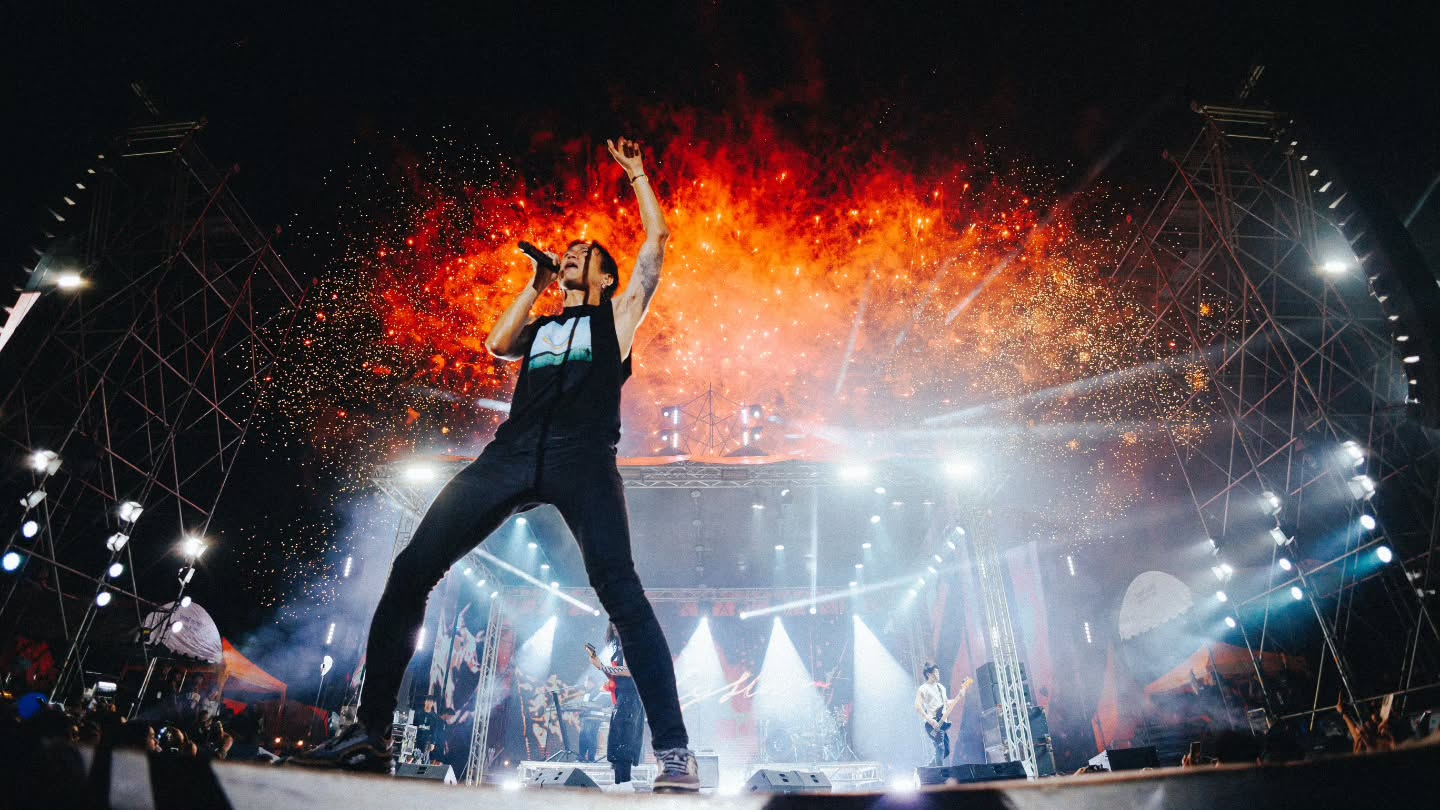 ตูน - อาทิวราห์ คงมาลัย