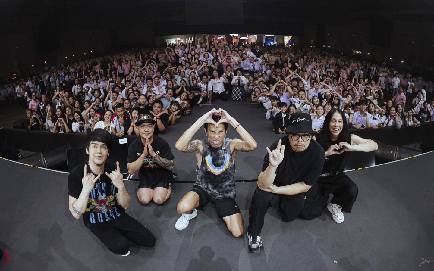 ตูน - อาทิวราห์ คงมาลัย