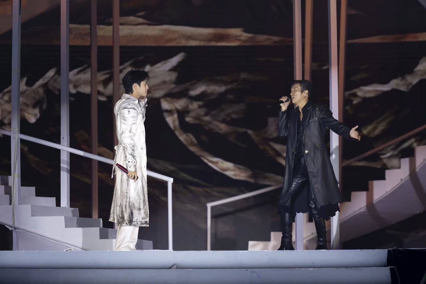 ตูน - อาทิวราห์ คงมาลัย