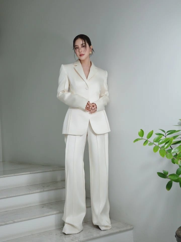 ก้อย - รัชวิน วงศ์วิริยะ