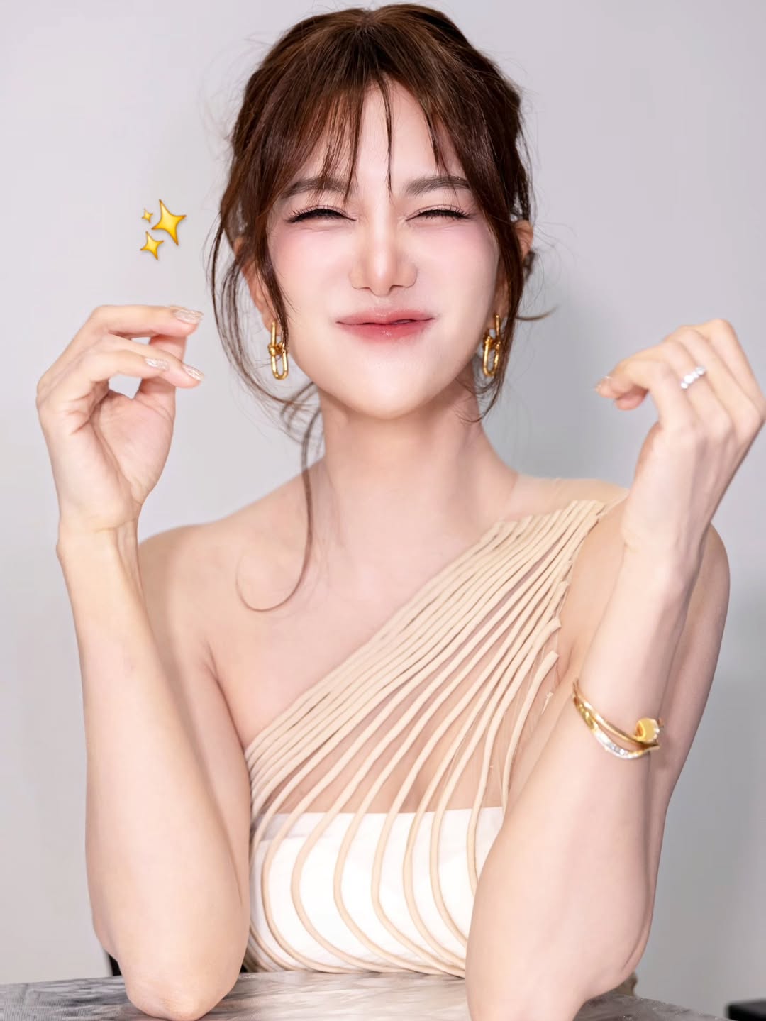 ก้อย - รัชวิน วงศ์วิริยะ