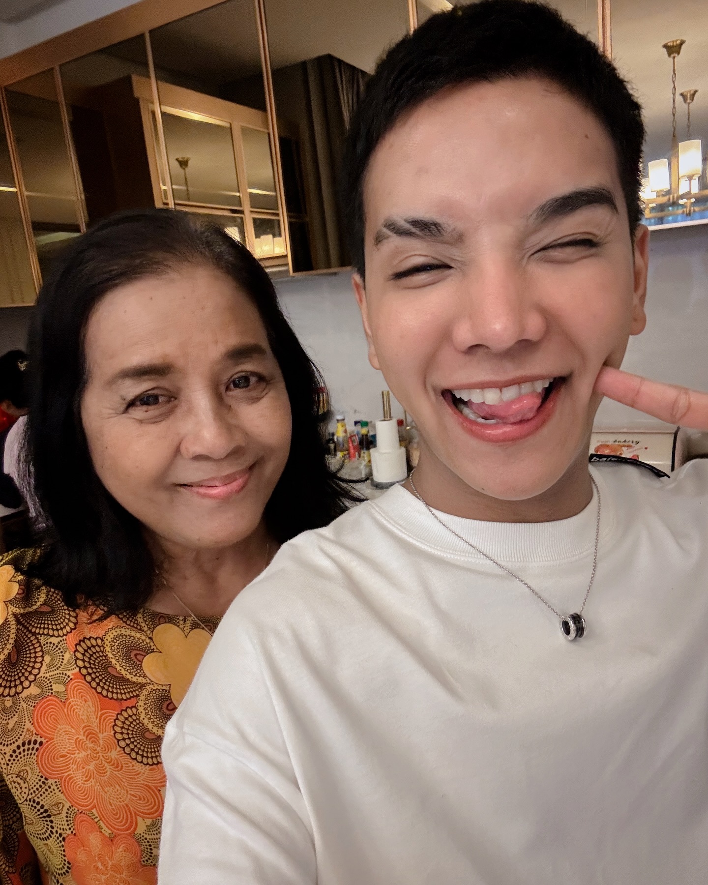 ใบเตย - สุธีวัน ทวีสิน