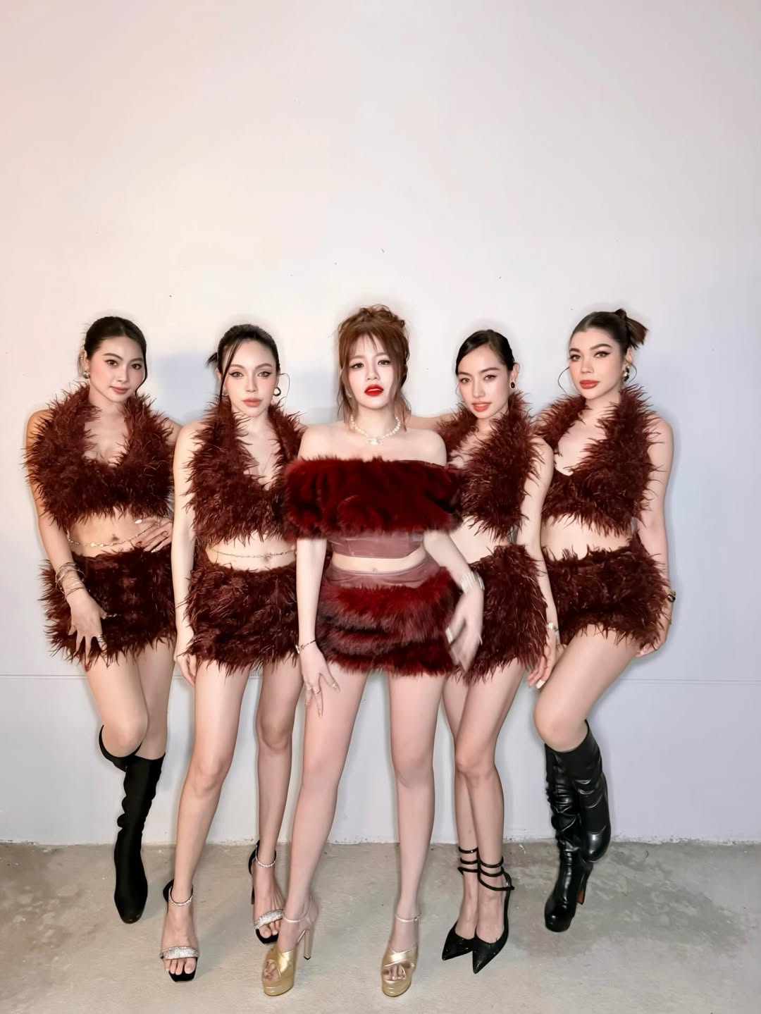 ใบเตย - สุธีวัน ทวีสิน