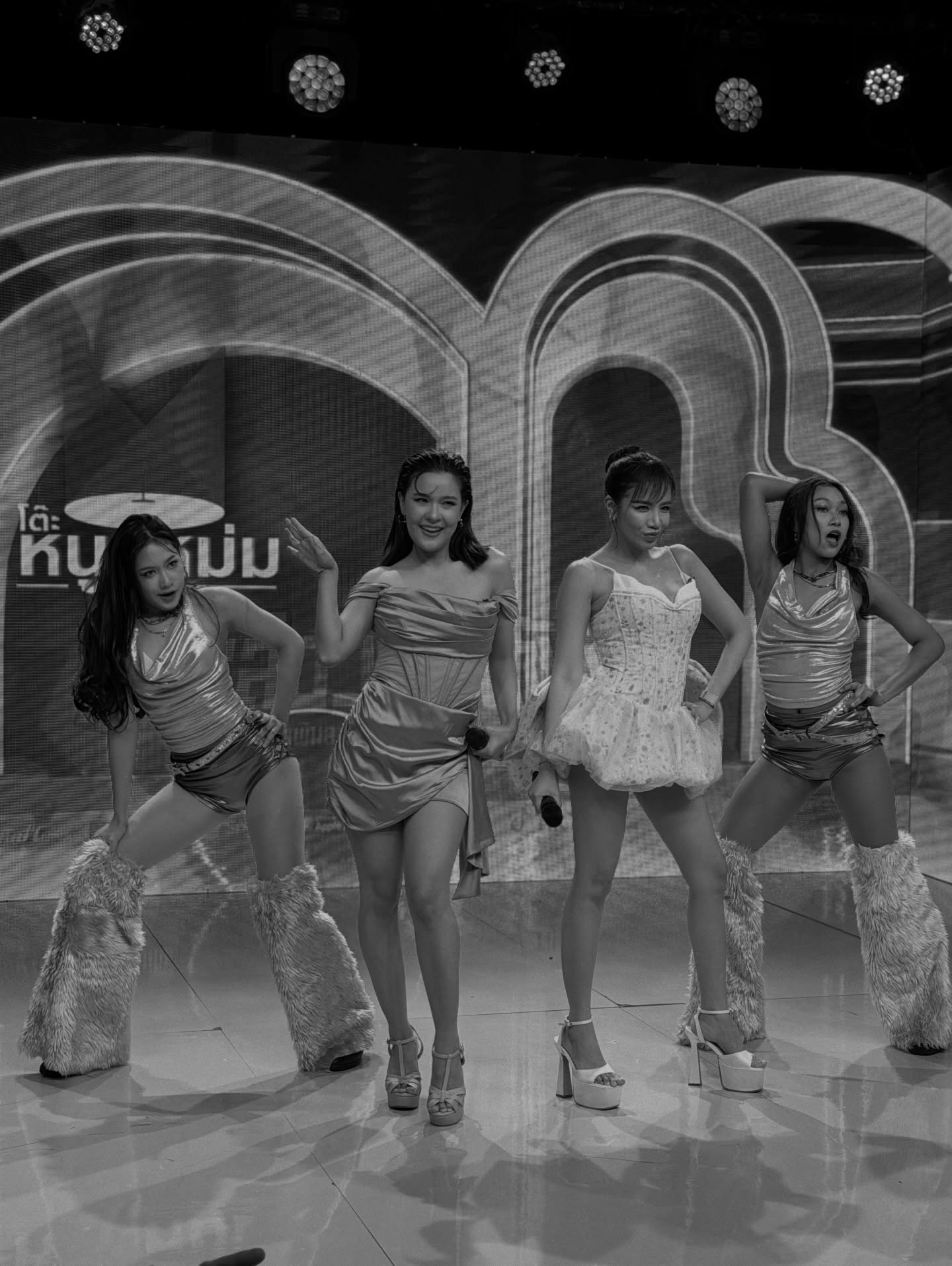 ใบเตย - สุธีวัน ทวีสิน