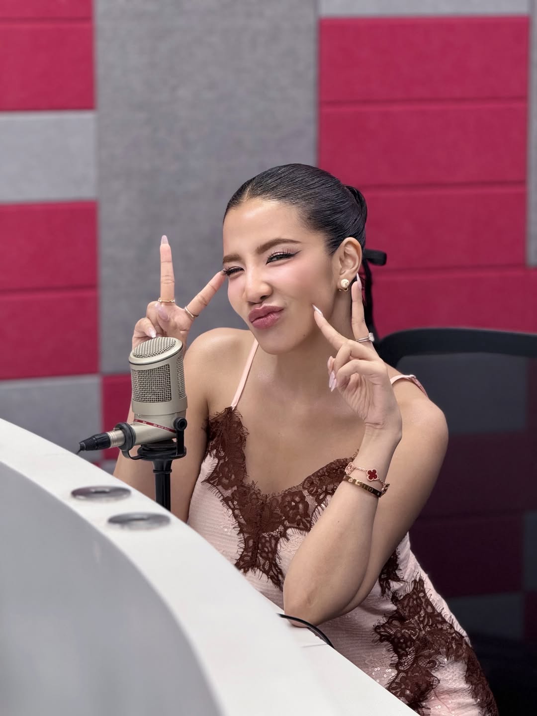 ใบเตย - สุธีวัน ทวีสิน