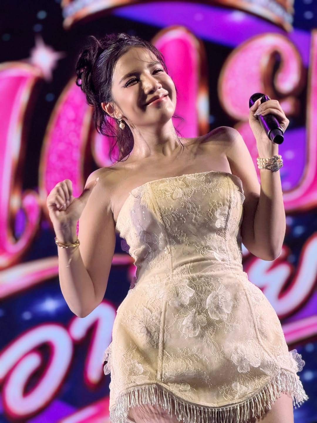 ใบเตย - สุธีวัน ทวีสิน