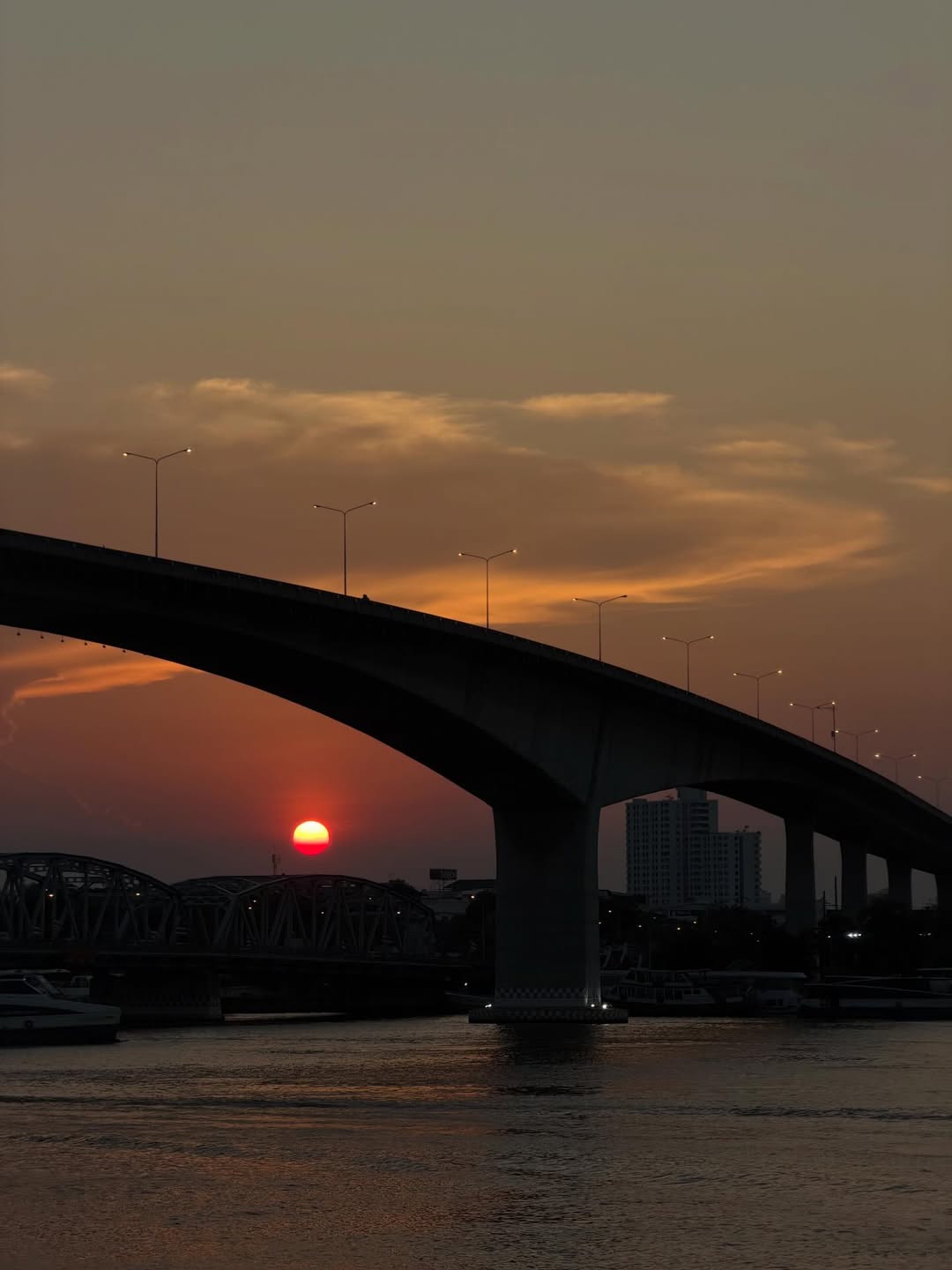 อัพ - ภูมิพัฒน์ เอี่ยมสำอาง