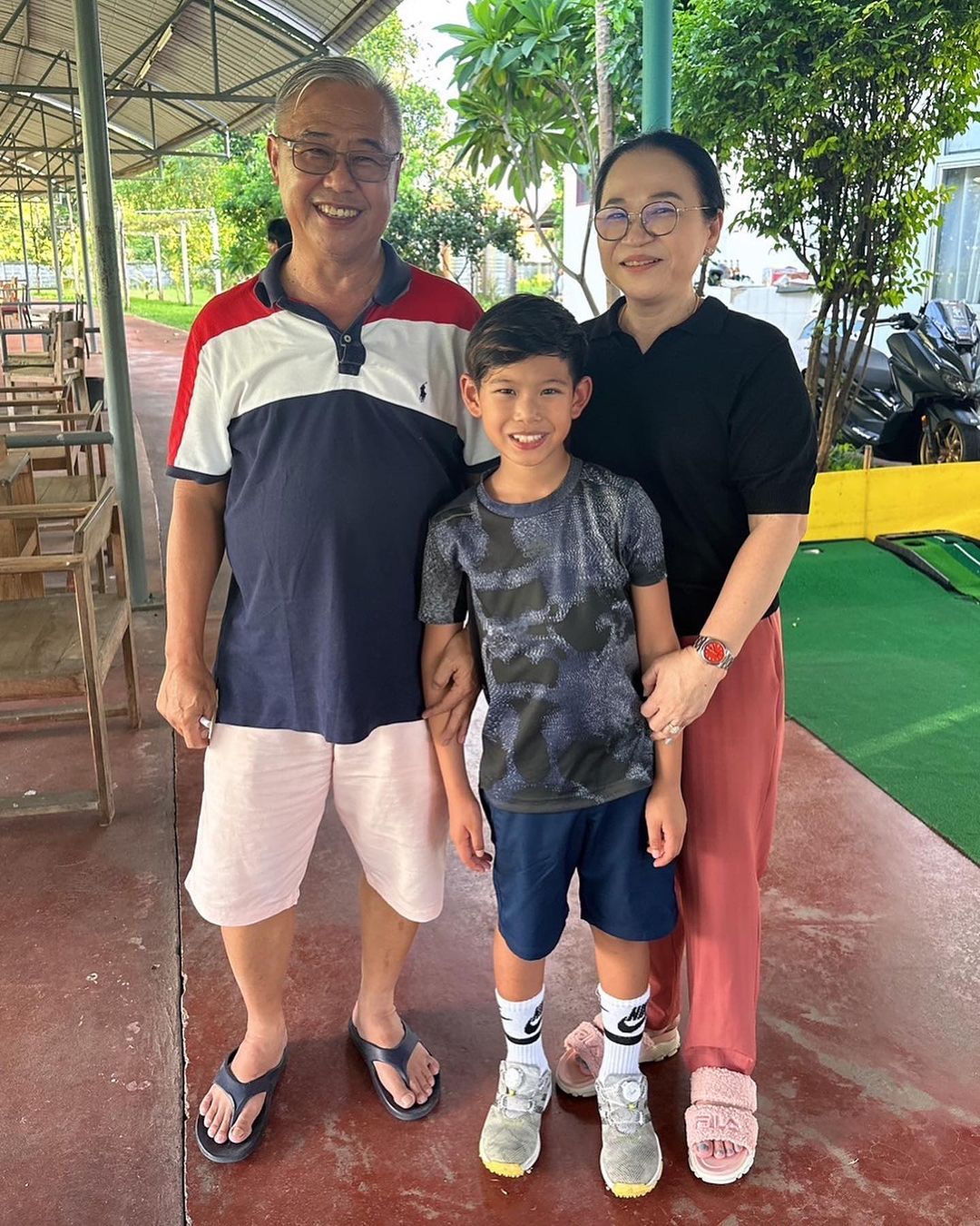หนุ่ม - คงกะพัน แสงสุริยะ