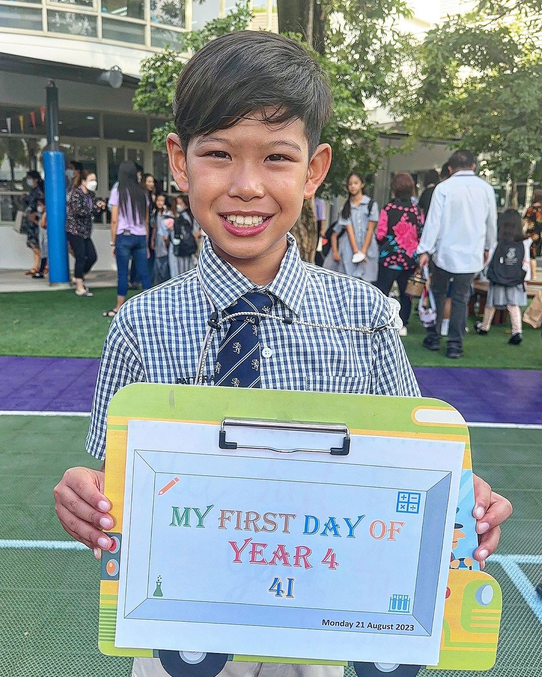 หนุ่ม - คงกะพัน แสงสุริยะ