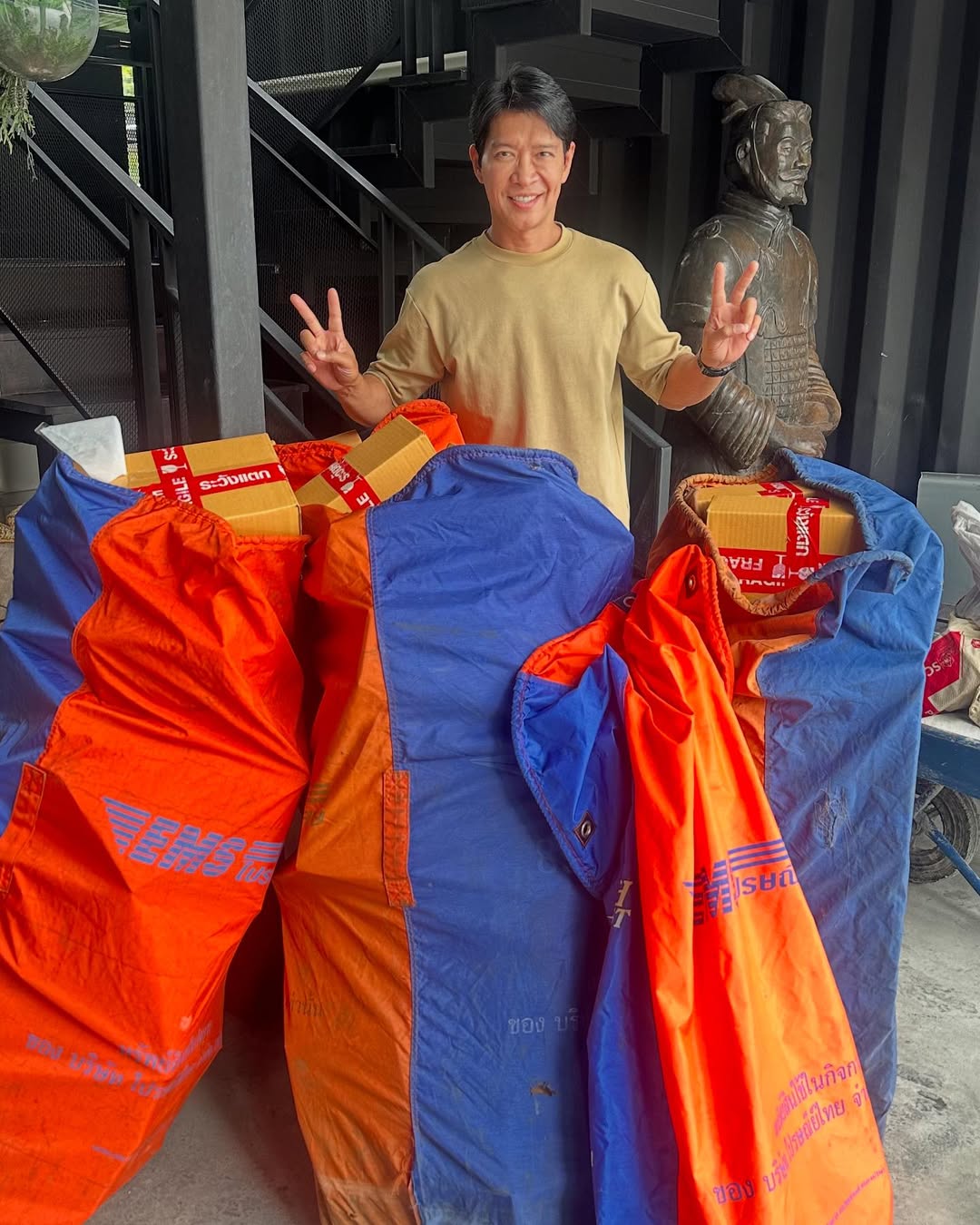 หนุ่ม - คงกะพัน แสงสุริยะ