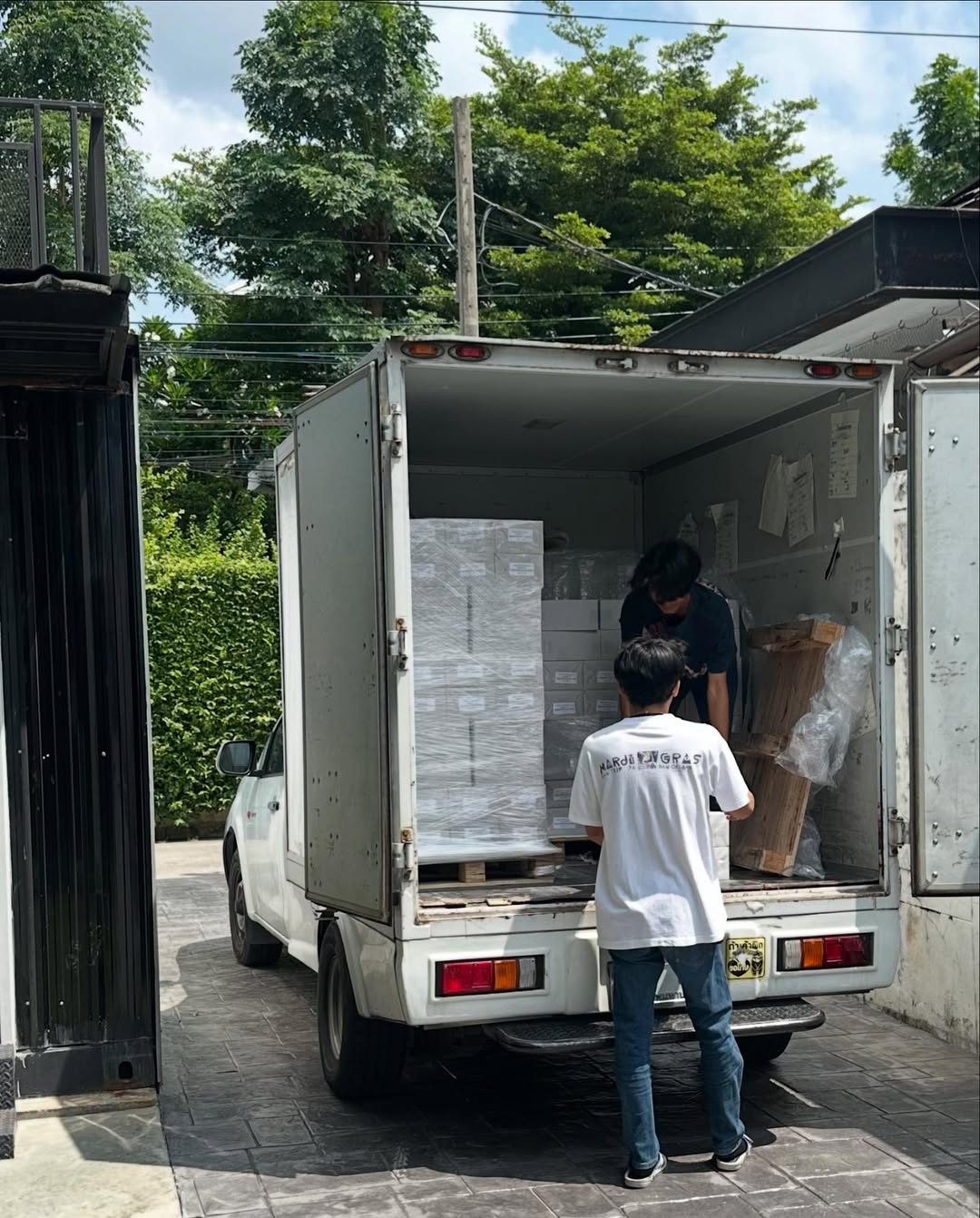 หนุ่ม - คงกะพัน แสงสุริยะ
