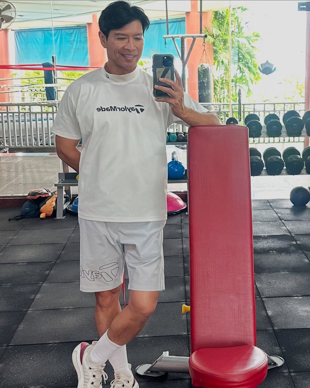 หนุ่ม - คงกะพัน แสงสุริยะ