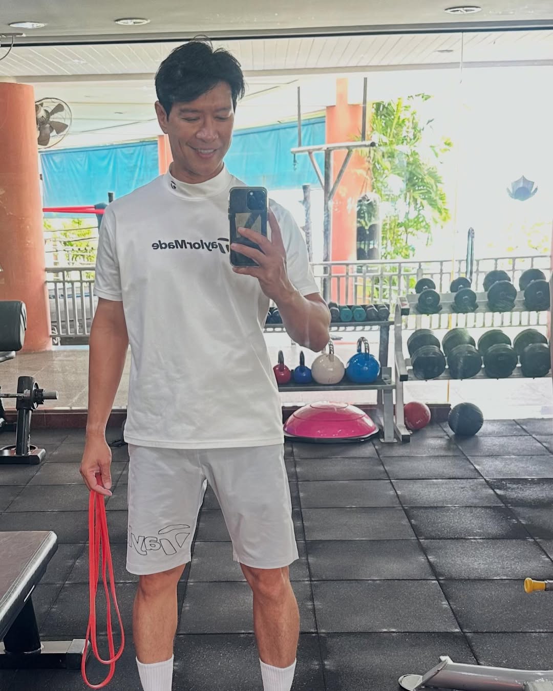 หนุ่ม - คงกะพัน แสงสุริยะ