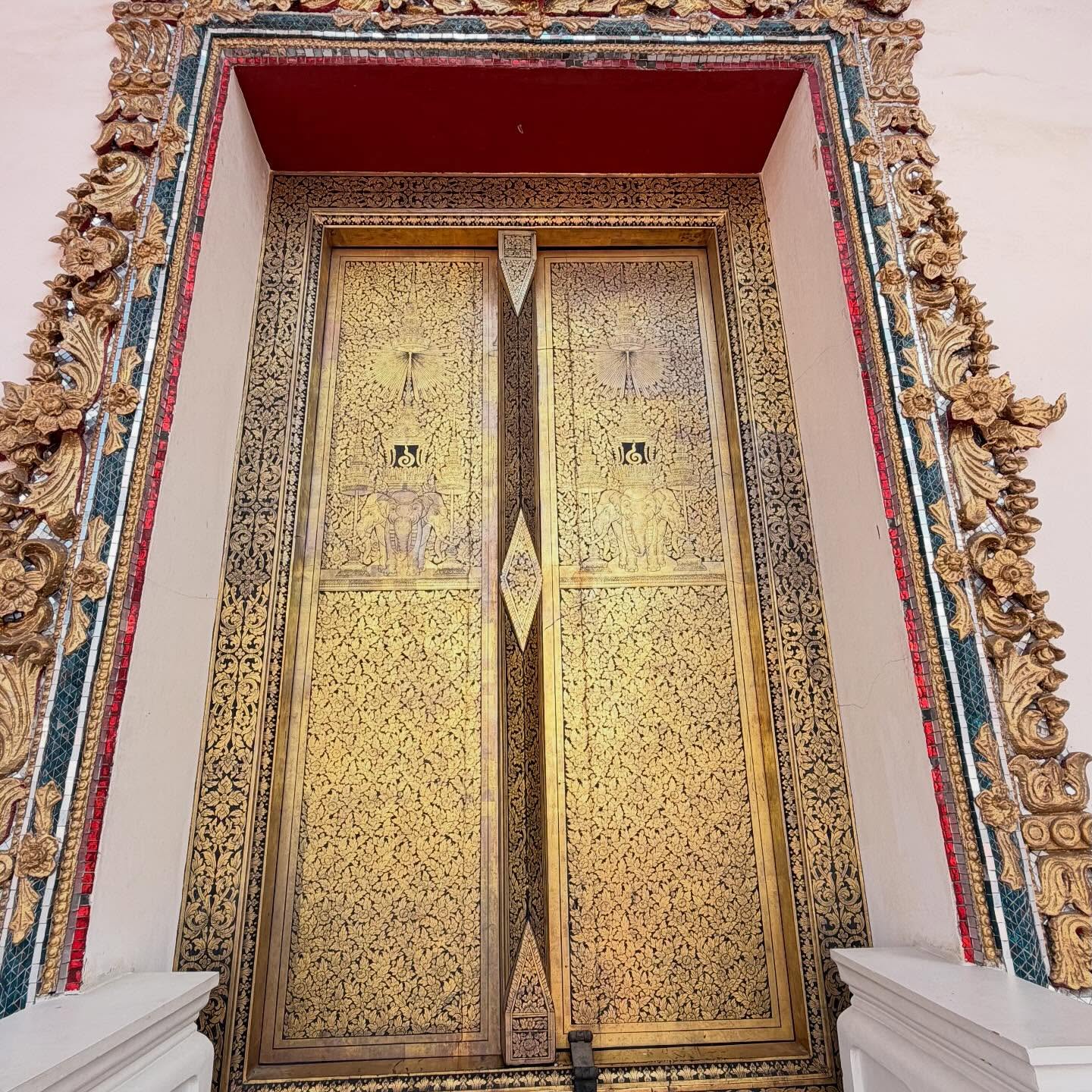 หนุ่ม - คงกะพัน แสงสุริยะ