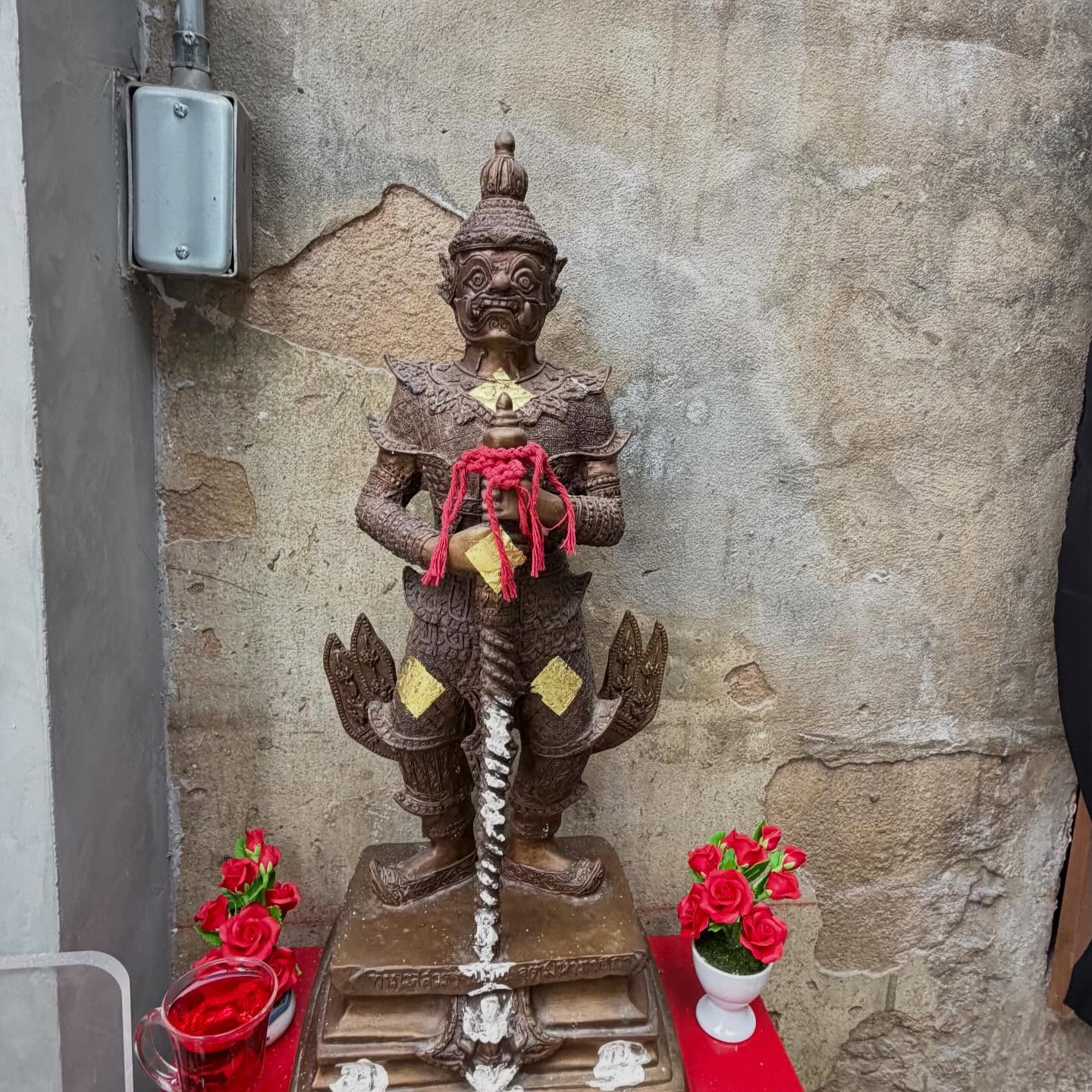 หนุ่ม - คงกะพัน แสงสุริยะ