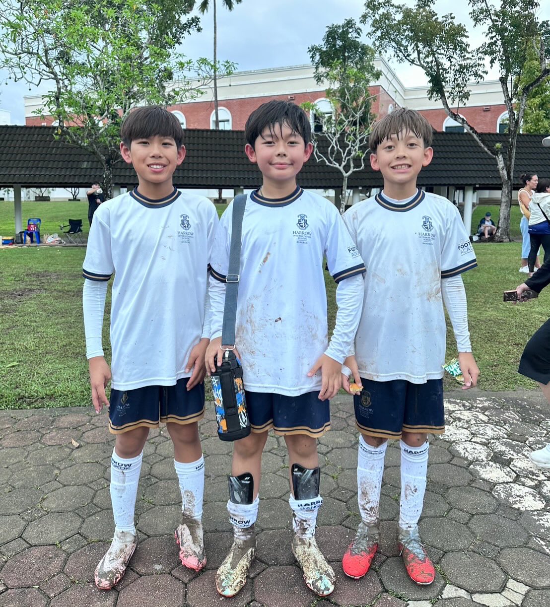 หนุ่ม - คงกะพัน แสงสุริยะ