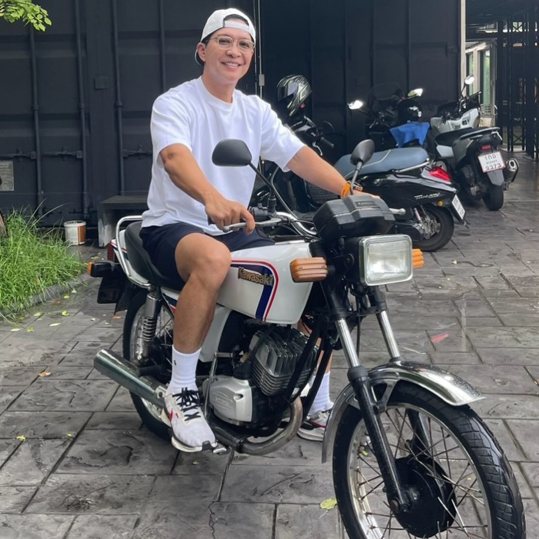 หนุ่ม - คงกะพัน แสงสุริยะ