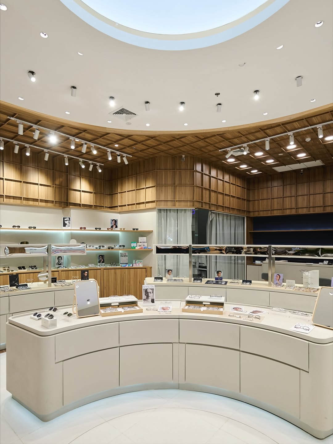 น้ำ - กัญญ์กุลณัช ปัญญากิตตินันท์