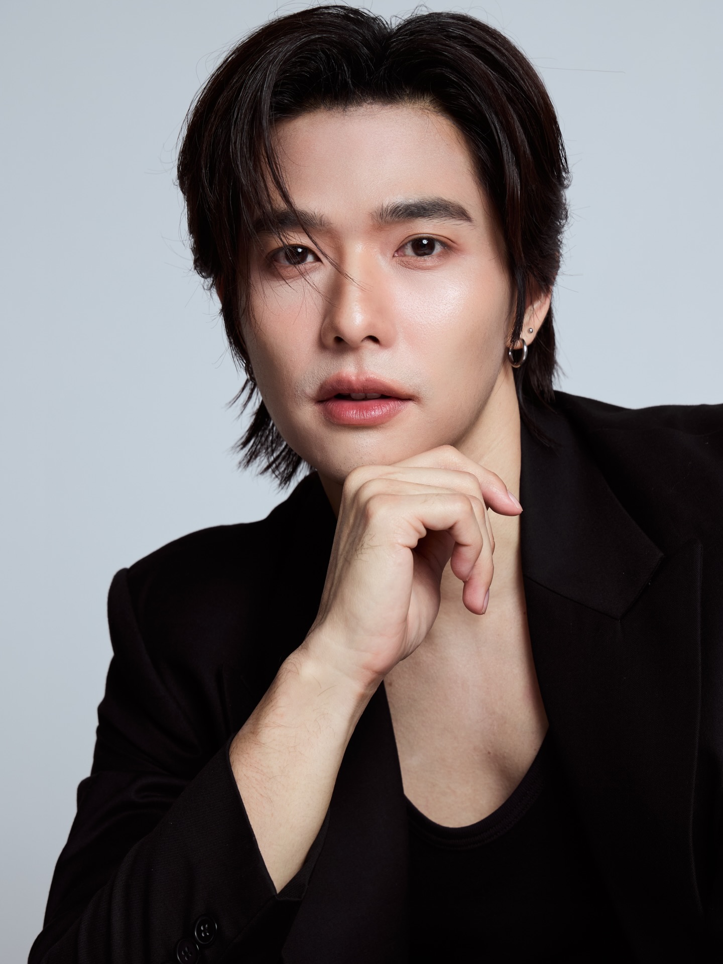 ลี - ฐานัฐพ์ โล่ห์คุณสมบัติ