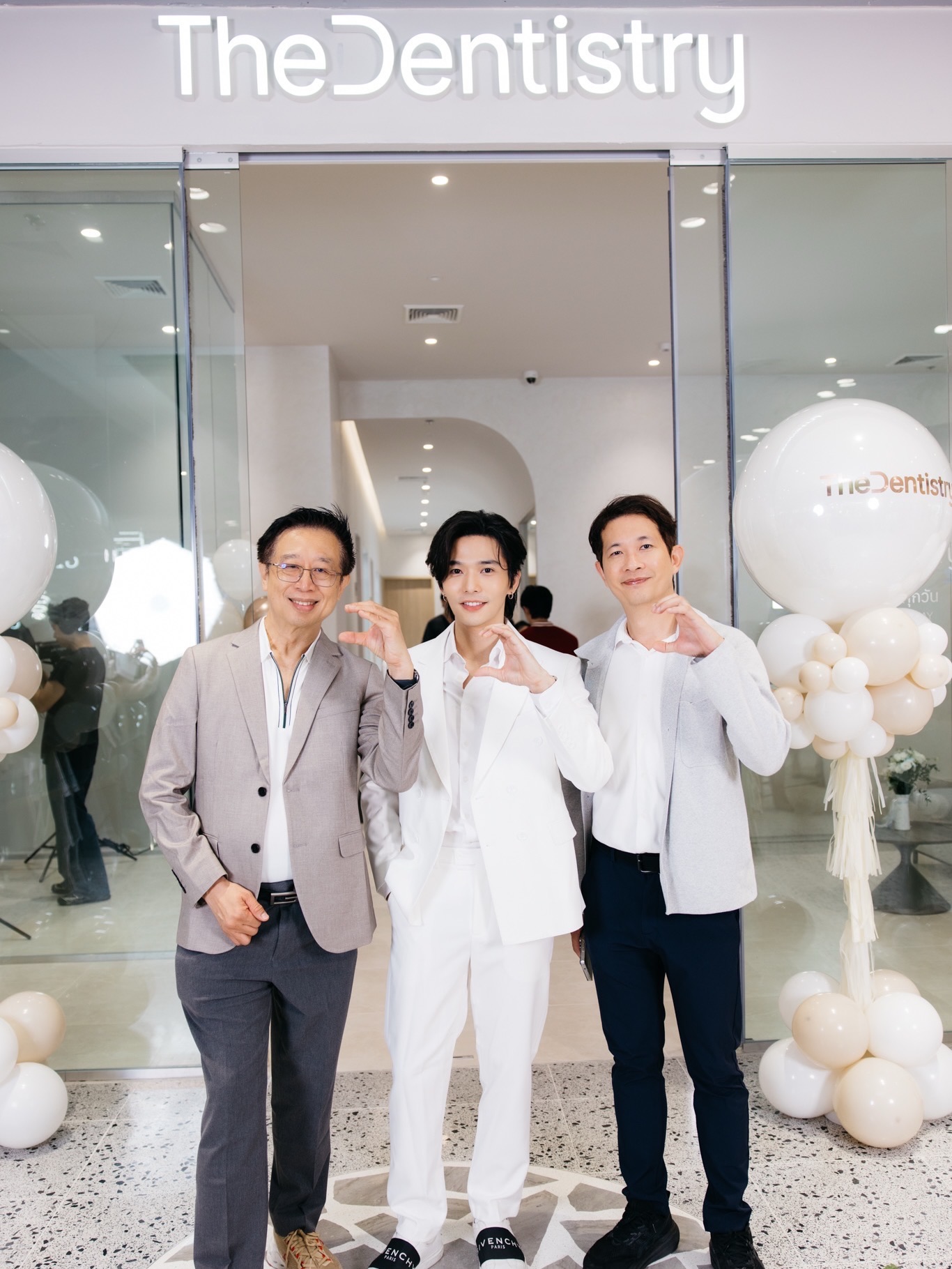 ลี - ฐานัฐพ์ โล่ห์คุณสมบัติ