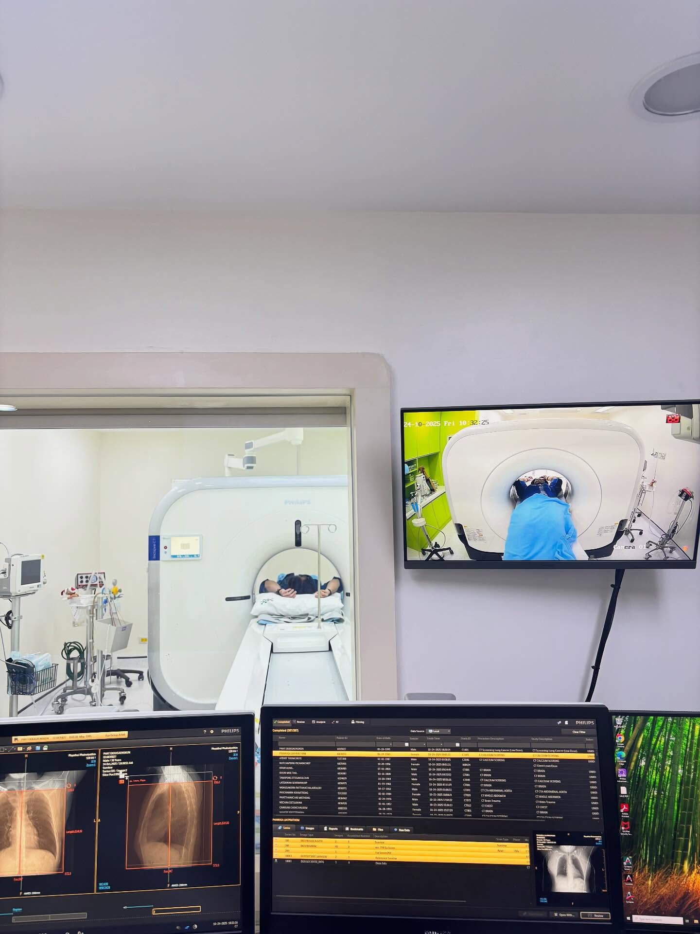 เฟย - ภัทร เอกแสงกุล