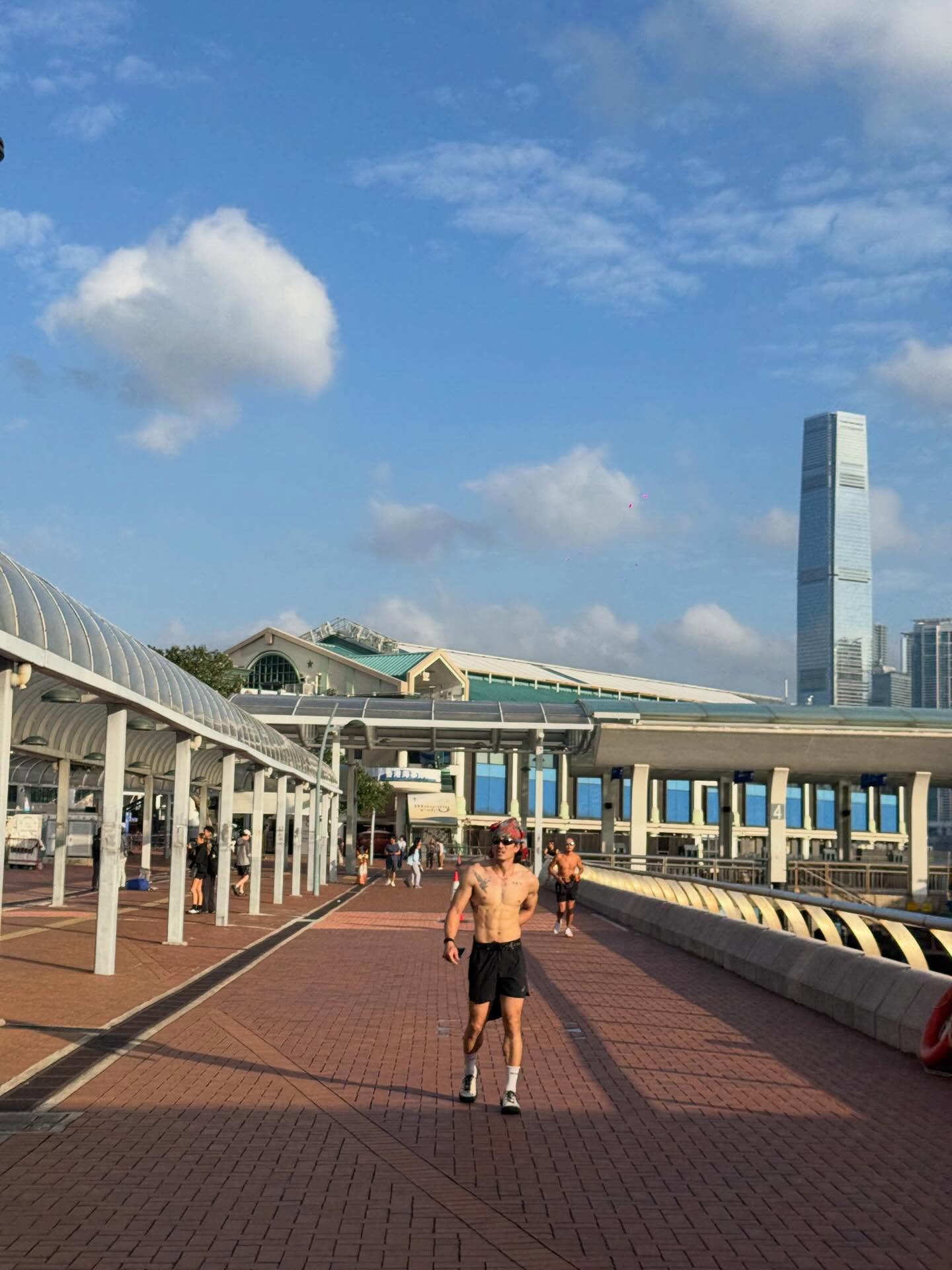 เฟย - ภัทร เอกแสงกุล