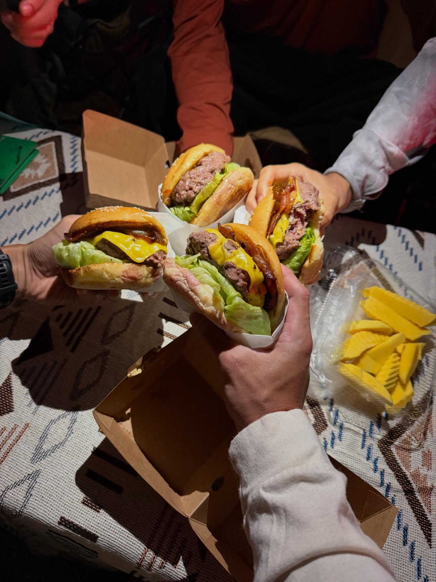 เฟย - ภัทร เอกแสงกุล