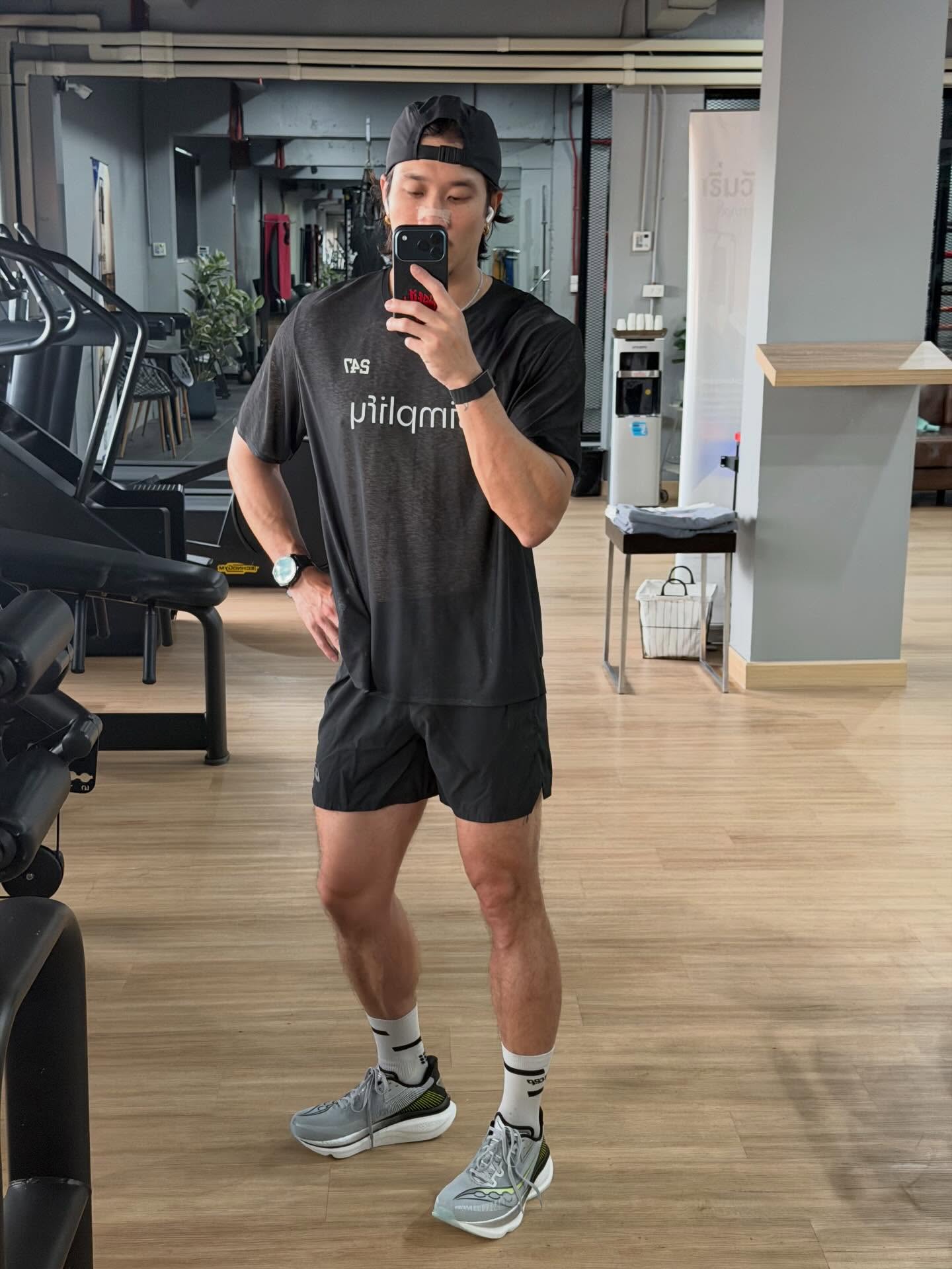 เฟย - ภัทร เอกแสงกุล