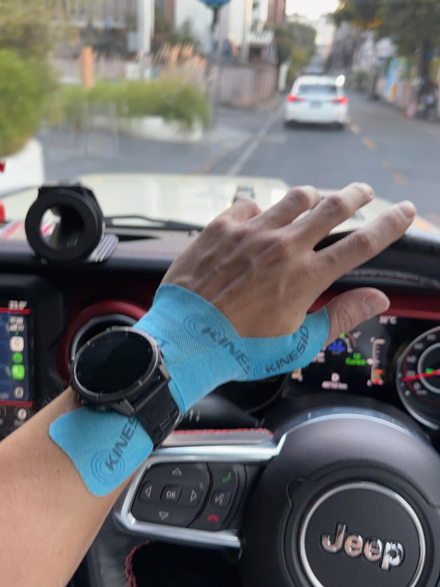 เฟย - ภัทร เอกแสงกุล