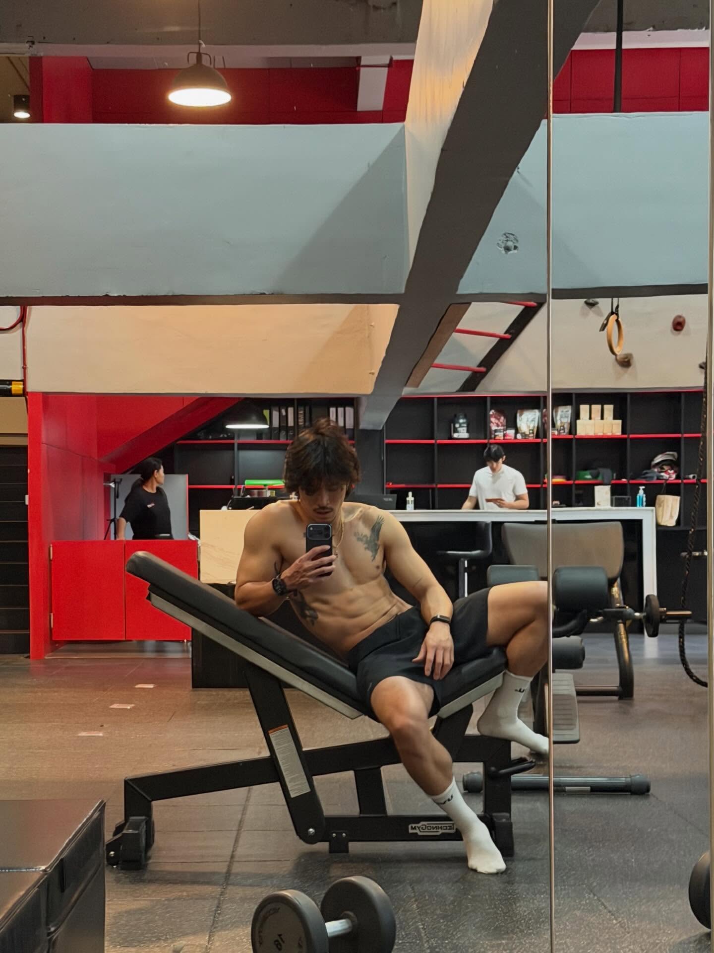 เฟย - ภัทร เอกแสงกุล