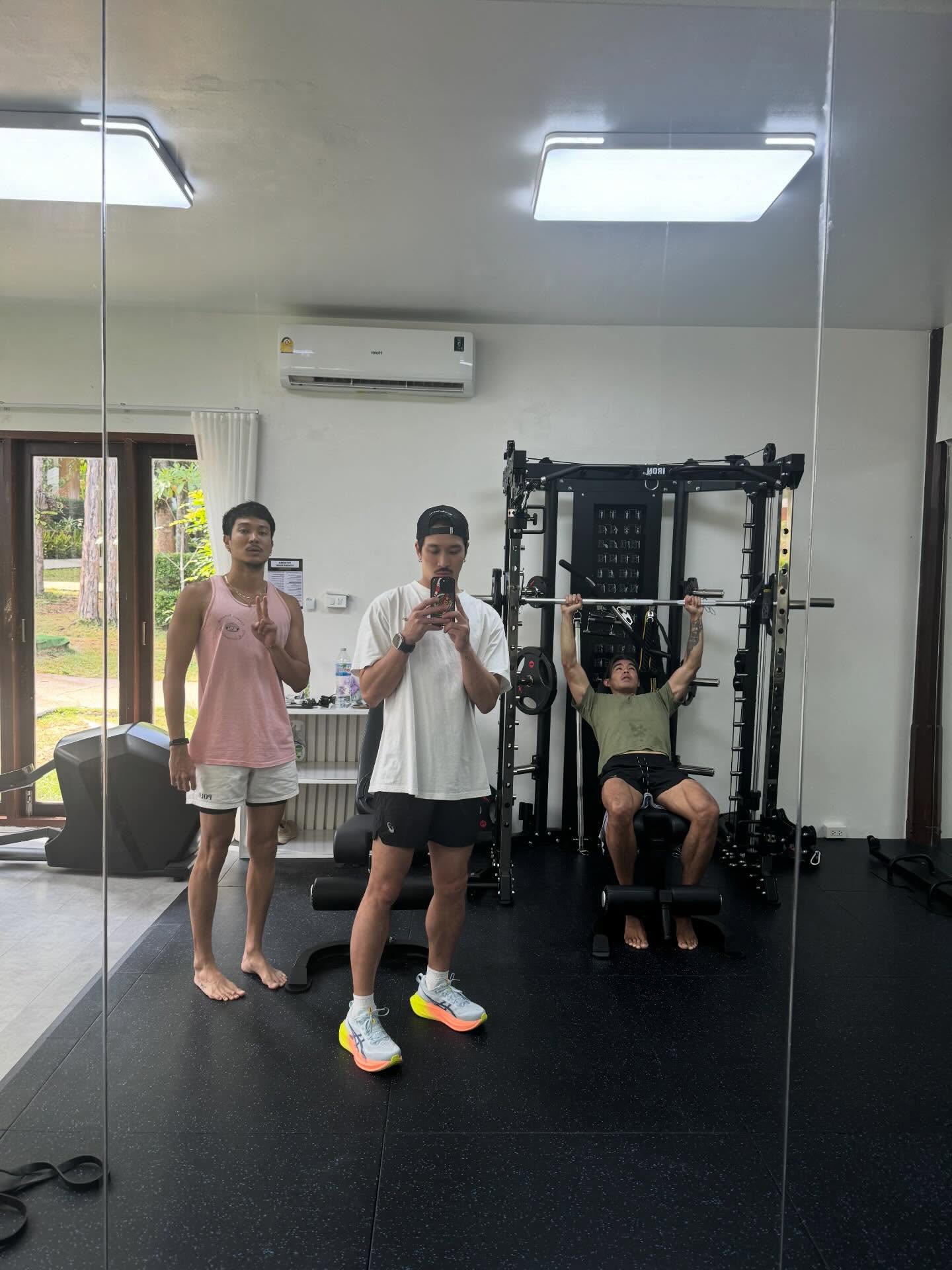 เฟย - ภัทร เอกแสงกุล