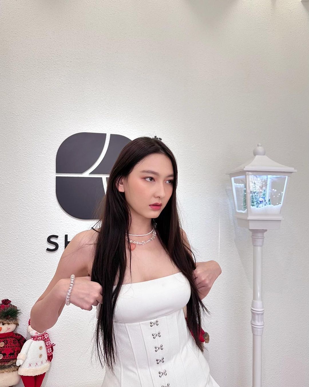 แพรว - นฤภรกมล ฉายแสง