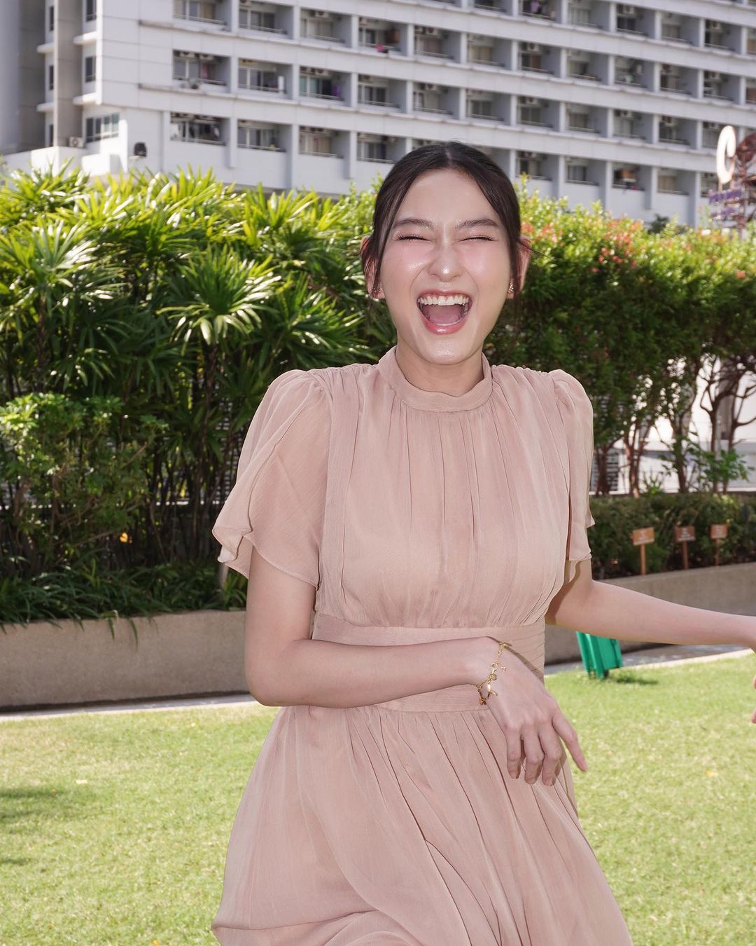 แพรว - นฤภรกมล ฉายแสง