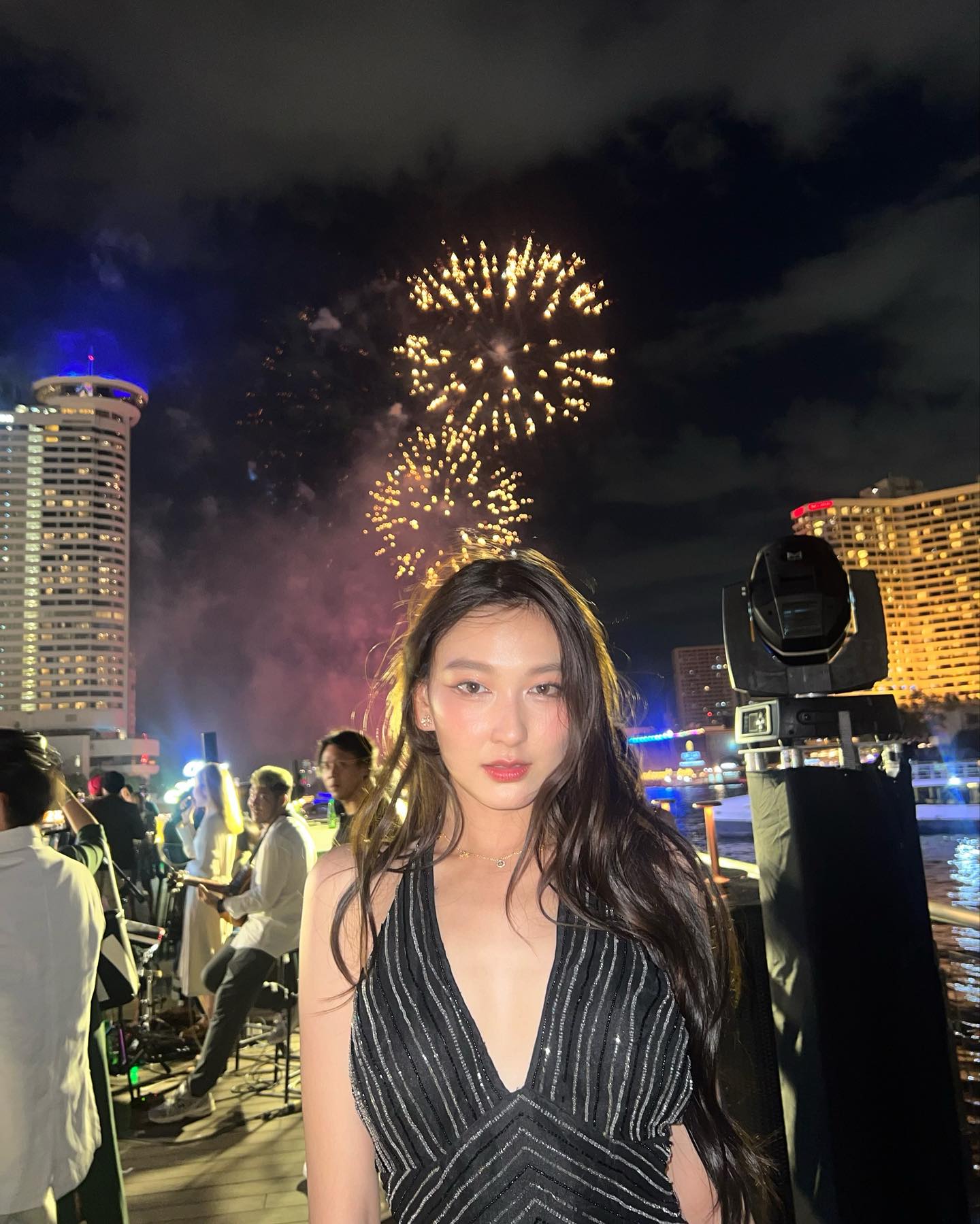 แพรว - นฤภรกมล ฉายแสง