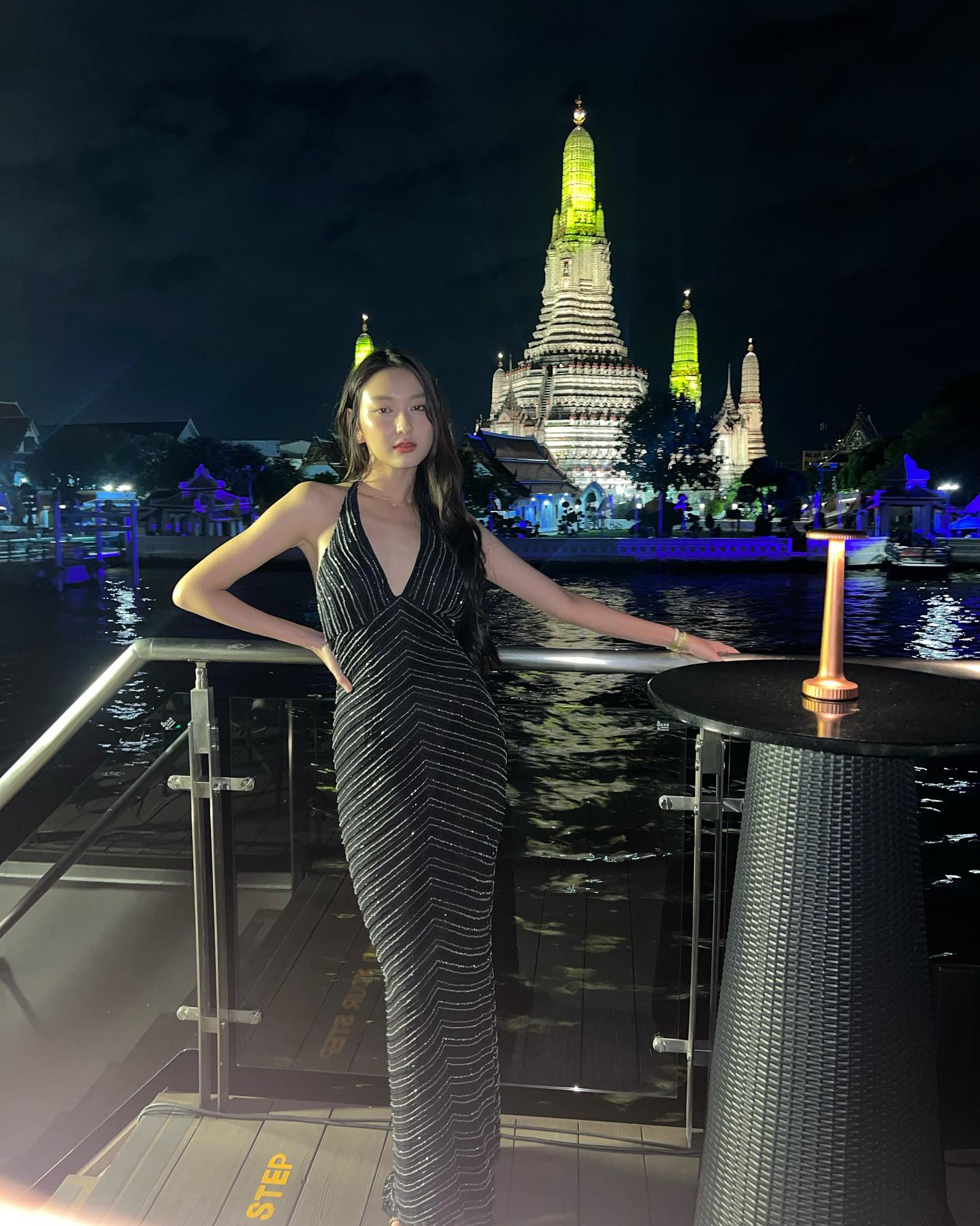 แพรว - นฤภรกมล ฉายแสง