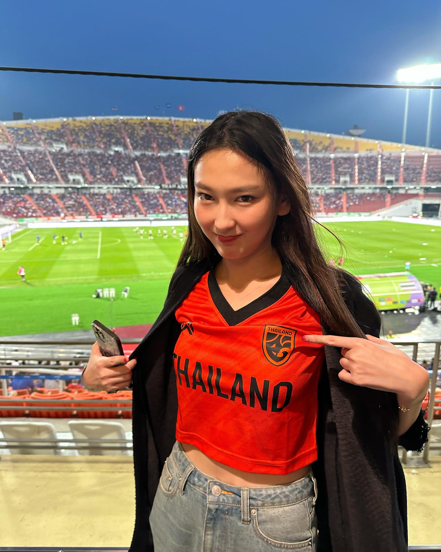 แพรว - นฤภรกมล ฉายแสง