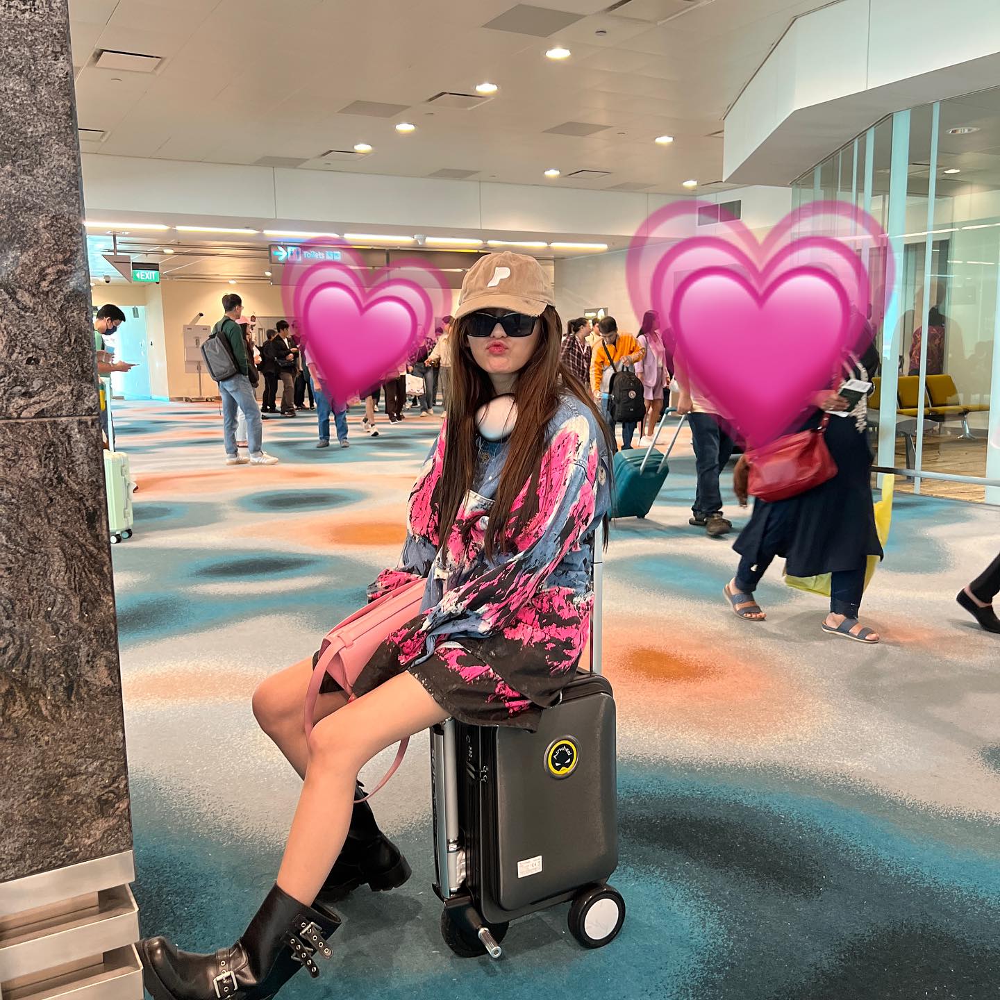 แพรว - นฤภรกมล ฉายแสง