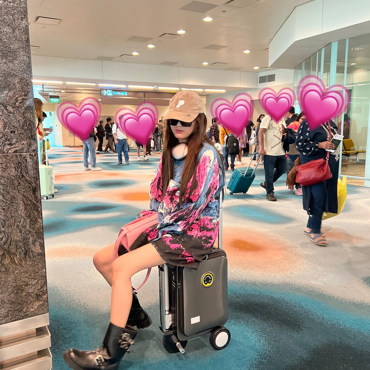 แพรว - นฤภรกมล ฉายแสง