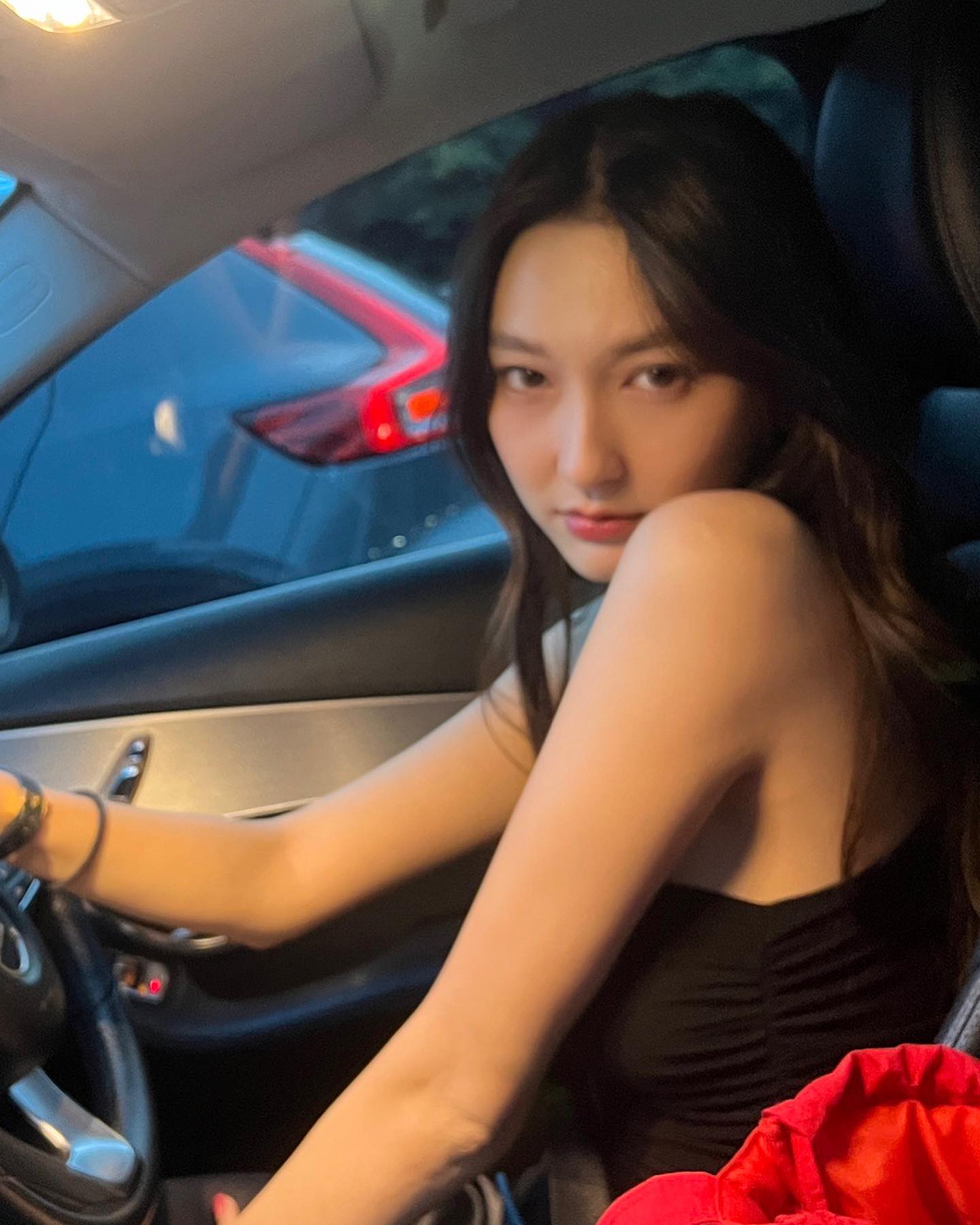 แพรว - นฤภรกมล ฉายแสง