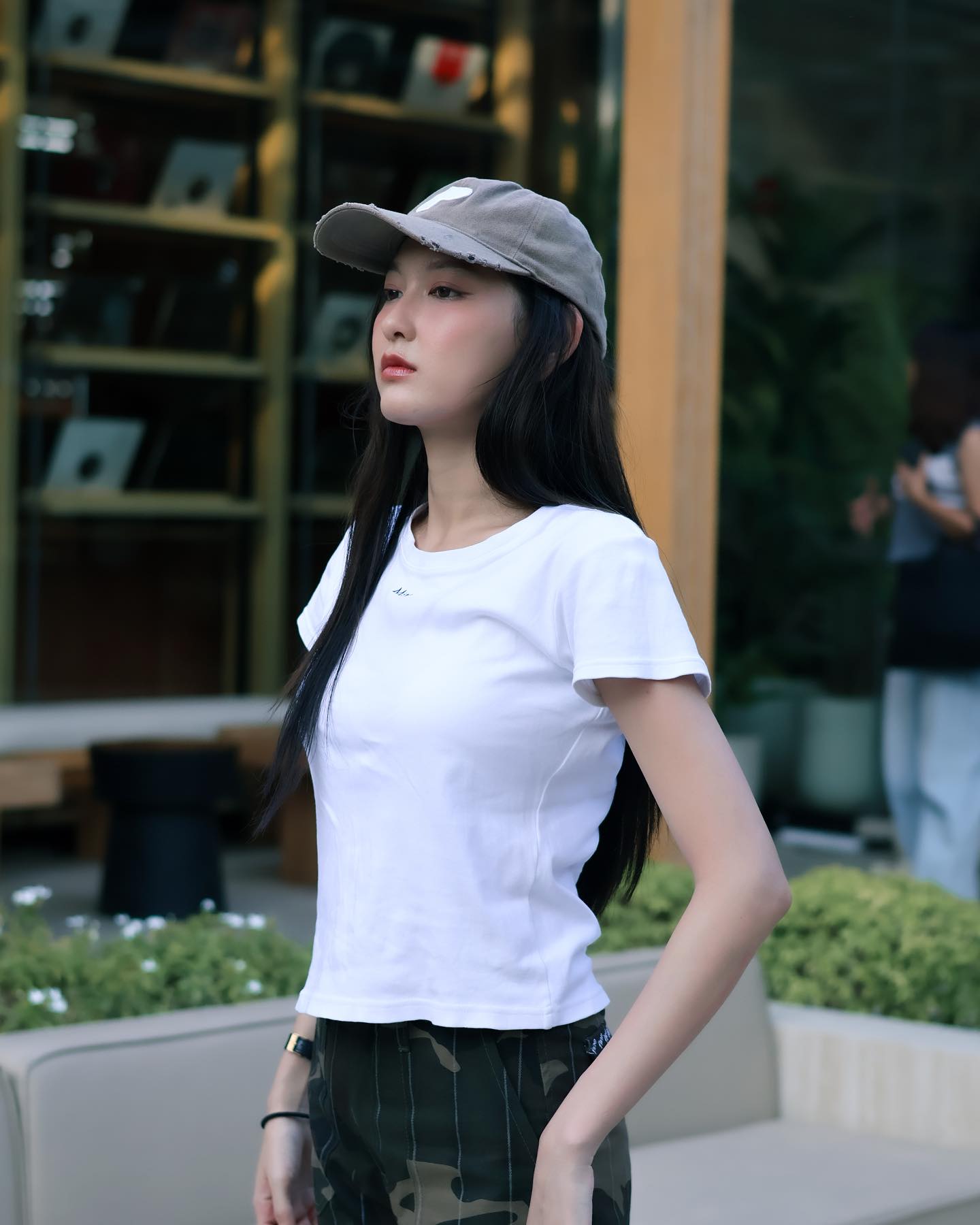 แพรว - นฤภรกมล ฉายแสง