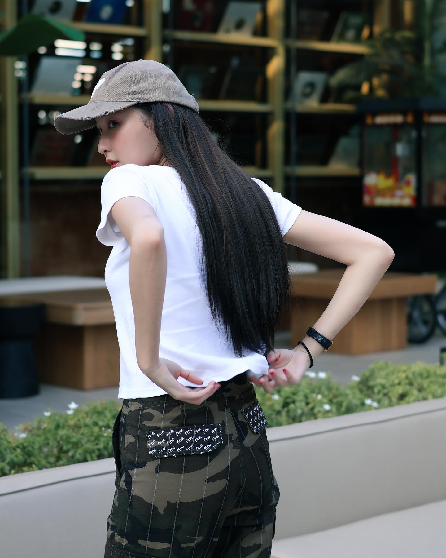 แพรว - นฤภรกมล ฉายแสง