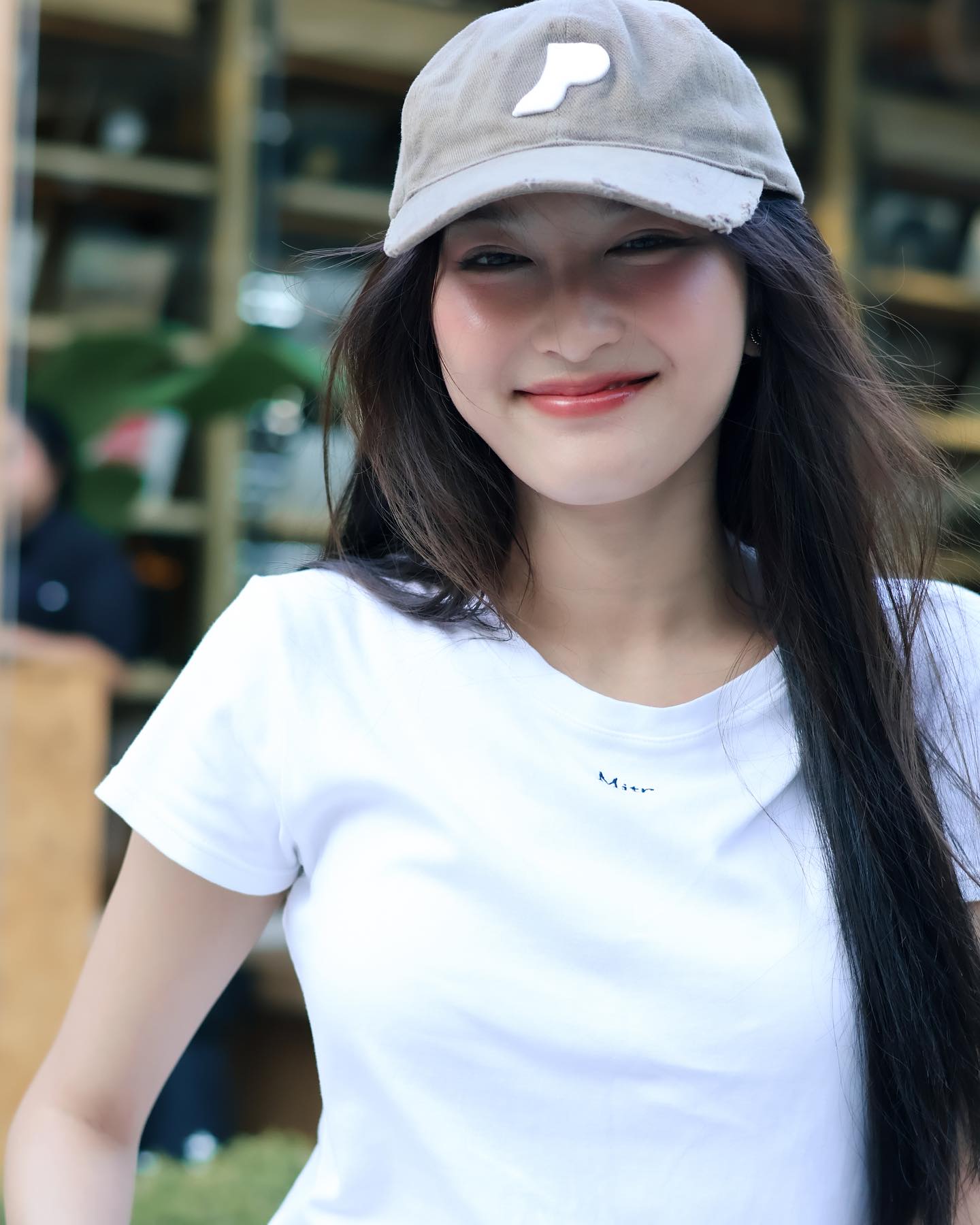 แพรว - นฤภรกมล ฉายแสง